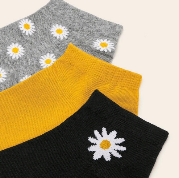 Daisy Pattern Socks - Picture 2 of 2